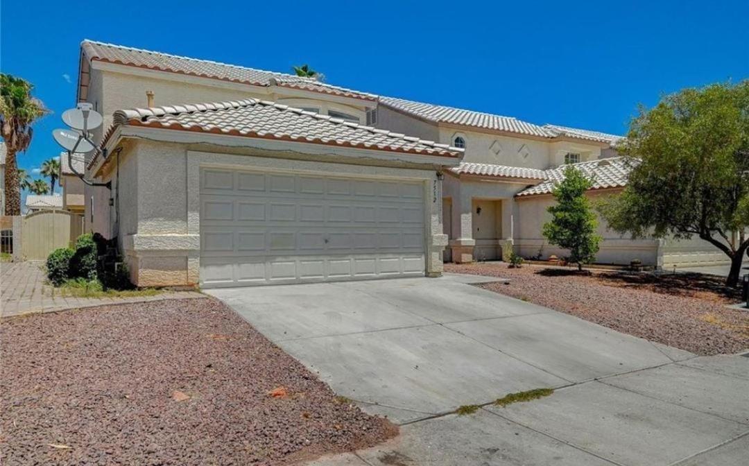 Pool Home Near The Strip Las Vegas Exterior photo